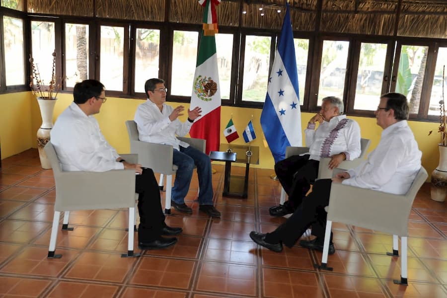 AMLO Y JOH 1.JPG
